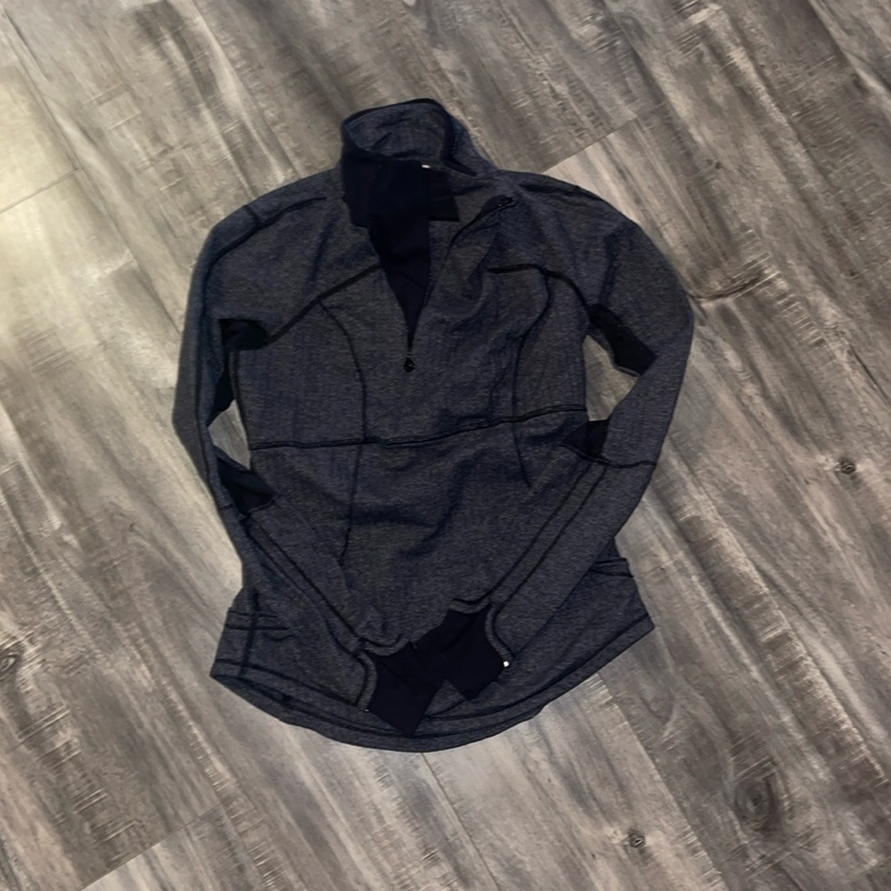 Lululemon - quarter zip pullover